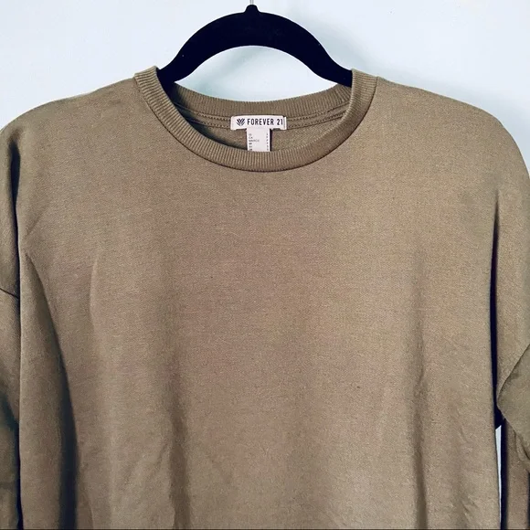 Forever 21 • Army Green Active Sweatshirt - Picture 4 of 13